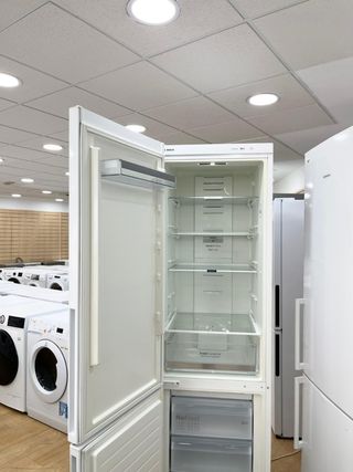 COMBI BOSCH 2MTS NOFROST INOX A++. ENVÍOA CASA 
