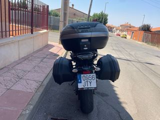 Yamaha mt07  Tracer 700 GT roja