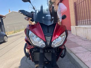 Yamaha mt07  Tracer 700 GT roja
