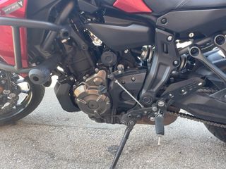 Yamaha mt07  Tracer 700 GT roja