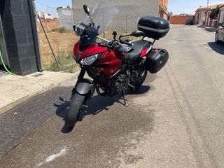 Yamaha mt07  Tracer 700 GT roja