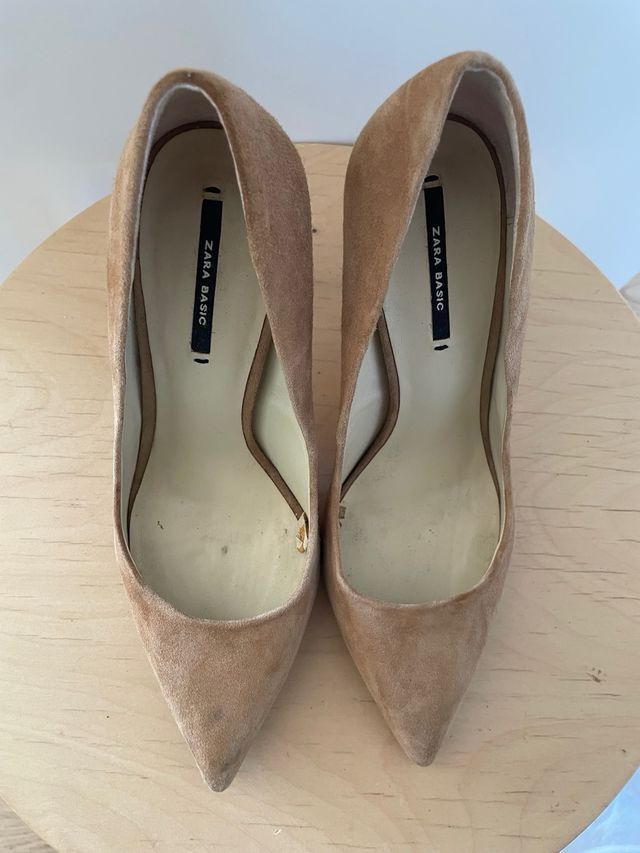 Tacones beige Zara - básicos