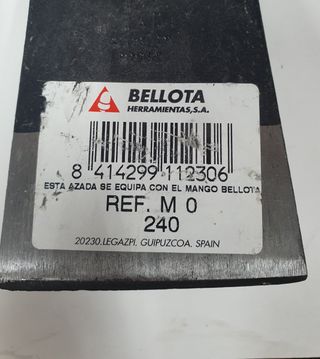 Azada Bellota - herramienta jardinería