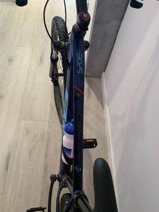 Bicicleta montaña BH azul
nueva, usada 2 veces
