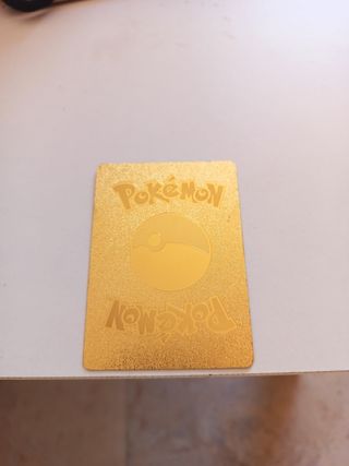 Pikachu Vuela V - Carta Pokémon Dorada