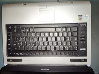 Portátil Toshiba Satellite - Gris Plata