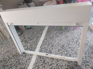 Ventana aluminio persiana blanca