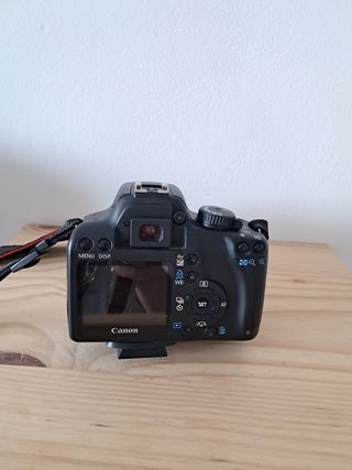 Cámara Canon EOS 1000D + 2 objetivos