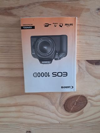 Cámara Canon EOS 1000D + 2 objetivos