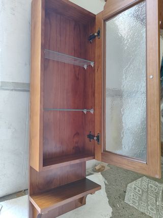 Vitrina madera clásica 30x100x15