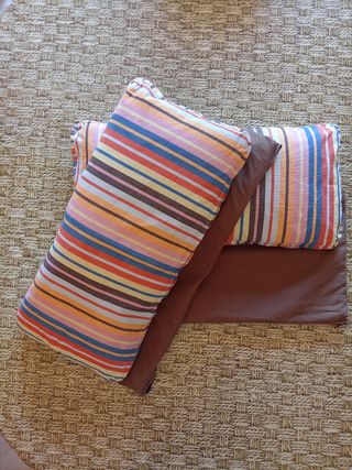 Juego 2 cojines de plumas + 2 juegos fundas iKEA