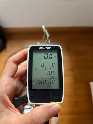 Rodillo Elite Qubo Digital blanco con pantalla