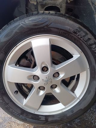 Juego de 4 llantas Peugeot 407 16"
