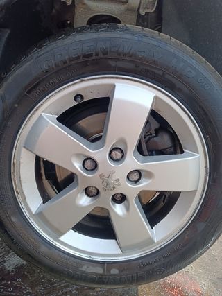 Juego de 4 llantas Peugeot 407 16"