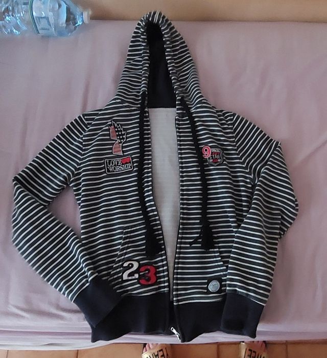 Giacca con zip a righe grigio-nere