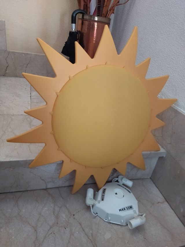 Lámpara sol infantil Ikea