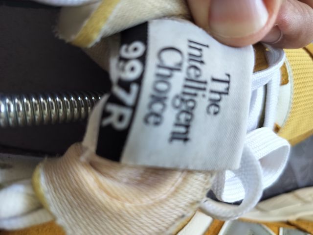 New Balance 997R - Amarillas - Talla 46