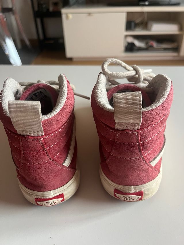 Vans Sk8-Hi MTE rojas, talla 32