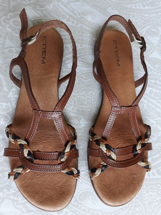 Sandalias ETIEM marrón