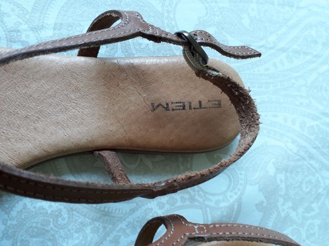 Sandalias ETIEM marrón