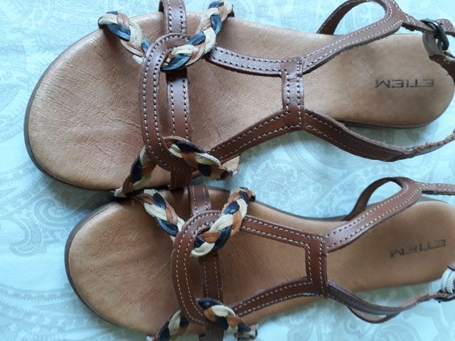 Sandalias ETIEM marrón