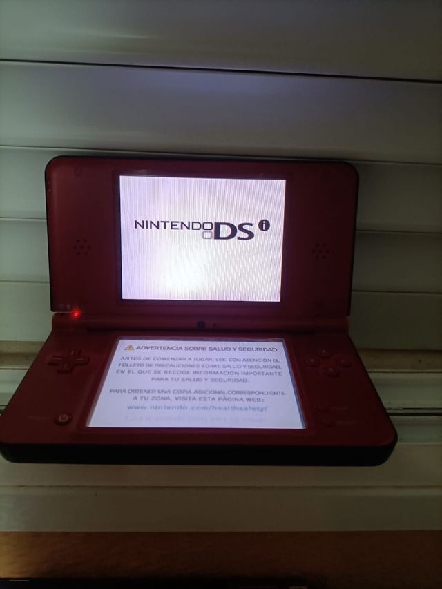 Nintendo DS XL roja