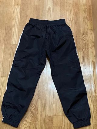 Pantalón tela impermeable oversized