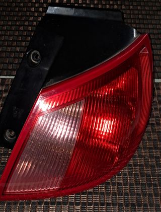 Piloto trasero mitsubishi colt cz3 2006  Serecho