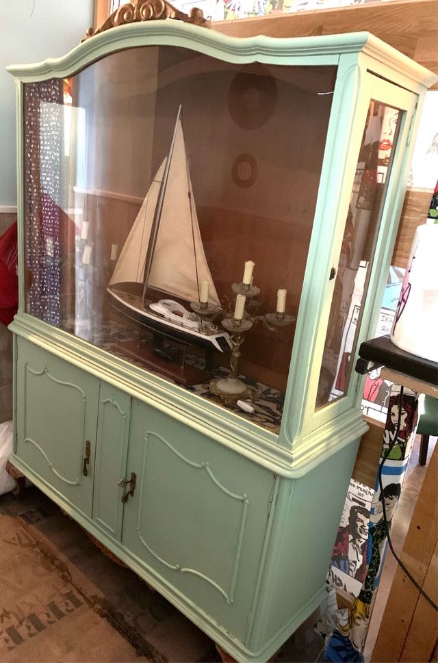 Vitrina antigua verde