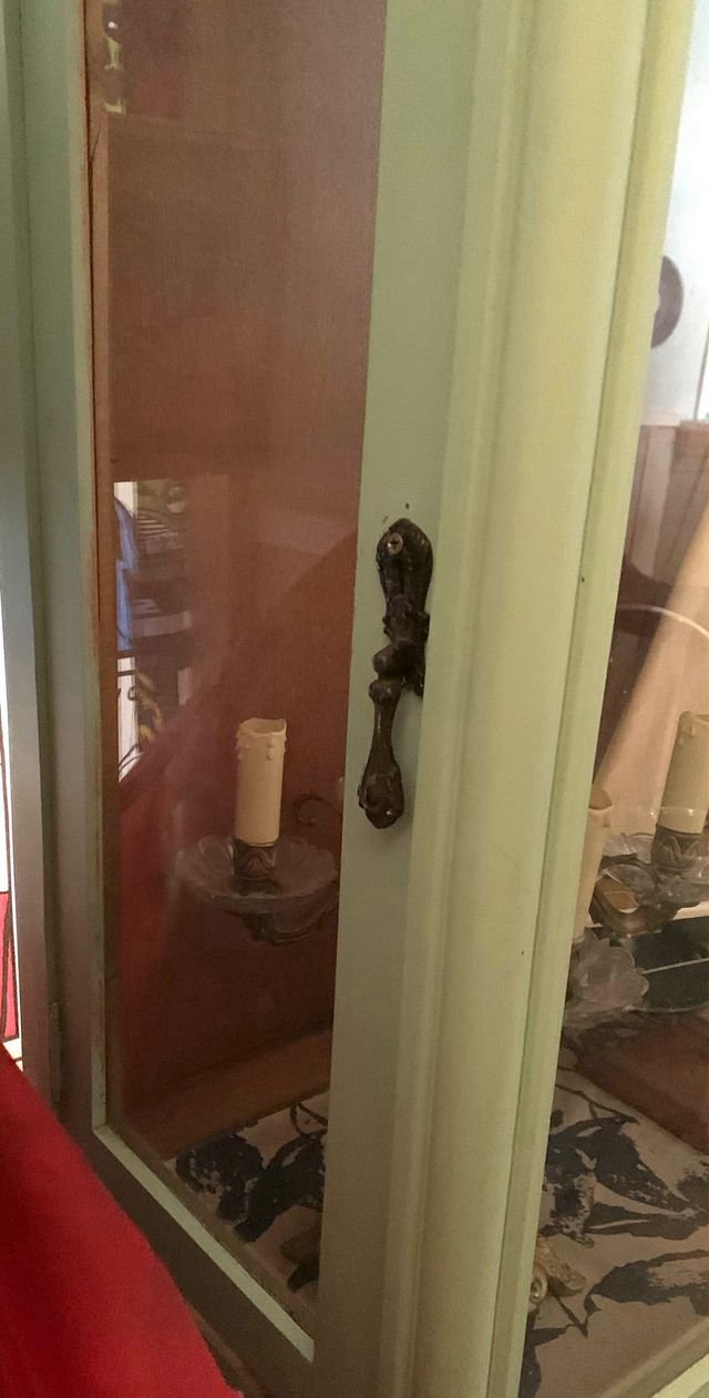 Vitrina antigua verde