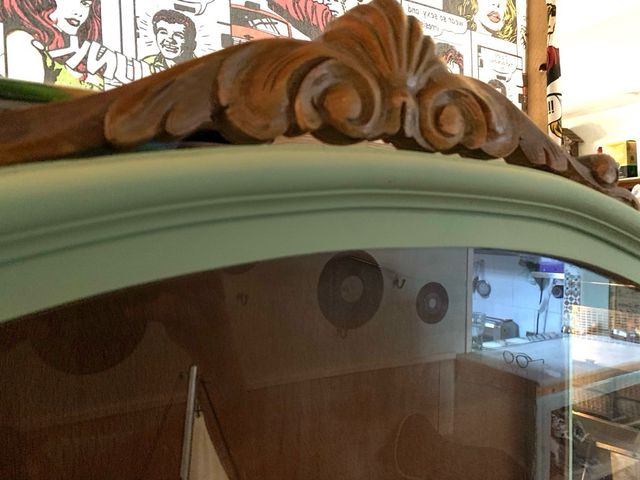 Vitrina antigua verde