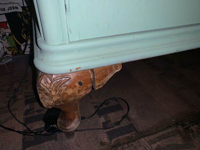 Vitrina antigua verde