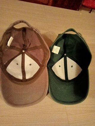2 Cappellini - Verde e Marrone