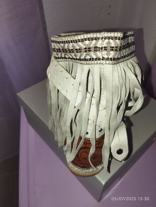 Botines beige con flecos
