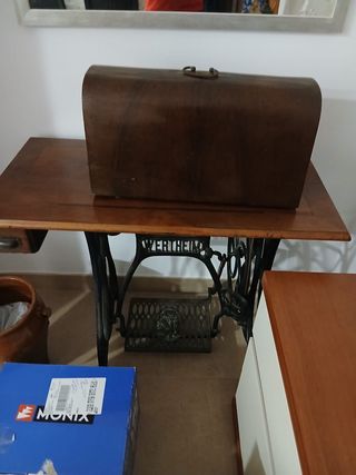 Máquina coser Wertheim antigua