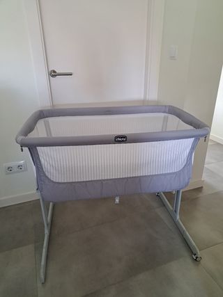 Cuna colecho Chicco gris