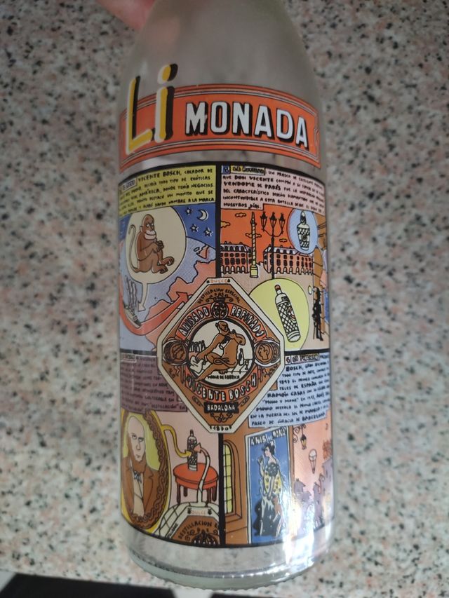 Bottiglia antica di limonata