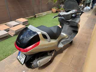 Piaggio x8 200cc - Moto