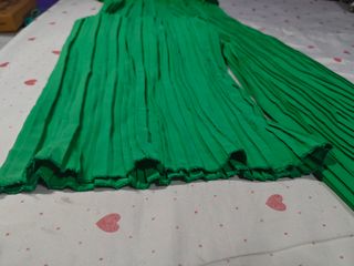 Vestido verde plisado manga corta