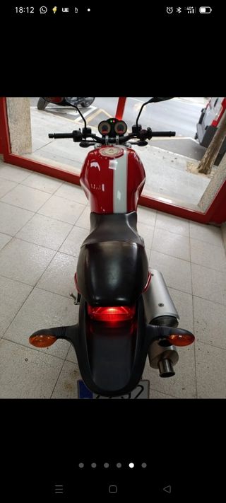 Ducati Monster S2R roja