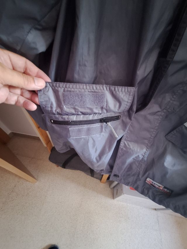 Cortavientos gris hombre