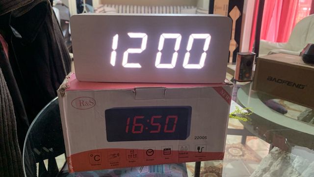 Orologio da tavolo in legno - LED