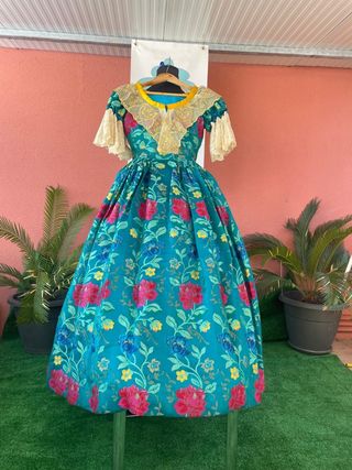 Traje Fallera: Azul y Dorado