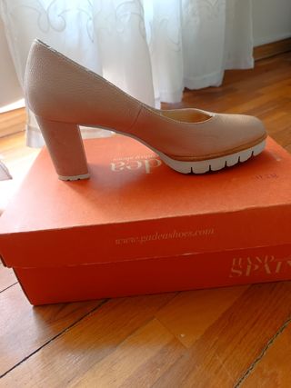 Zapatos Gadea beige tacón 37