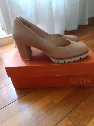 Zapatos Gadea beige tacón 37