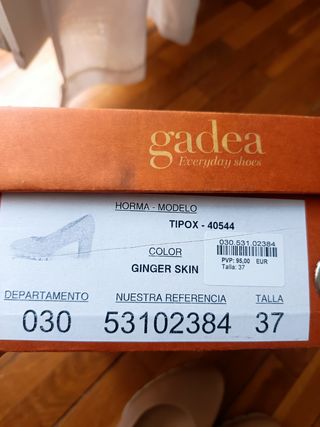 Zapatos Gadea beige tacón 37