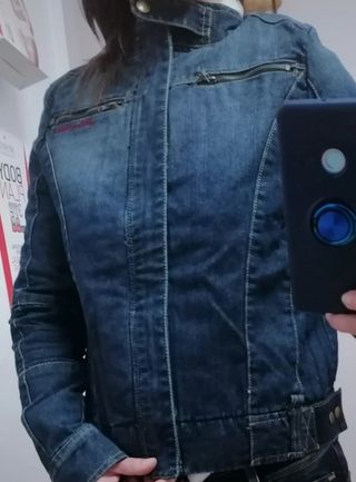 Chaqueta vaquera Mala Mujer
Nueva con etiquetas.