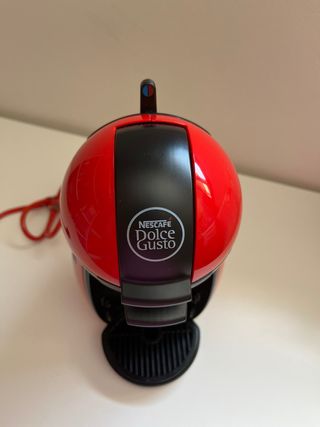 Cafetera Dolce Gusto Krups roja