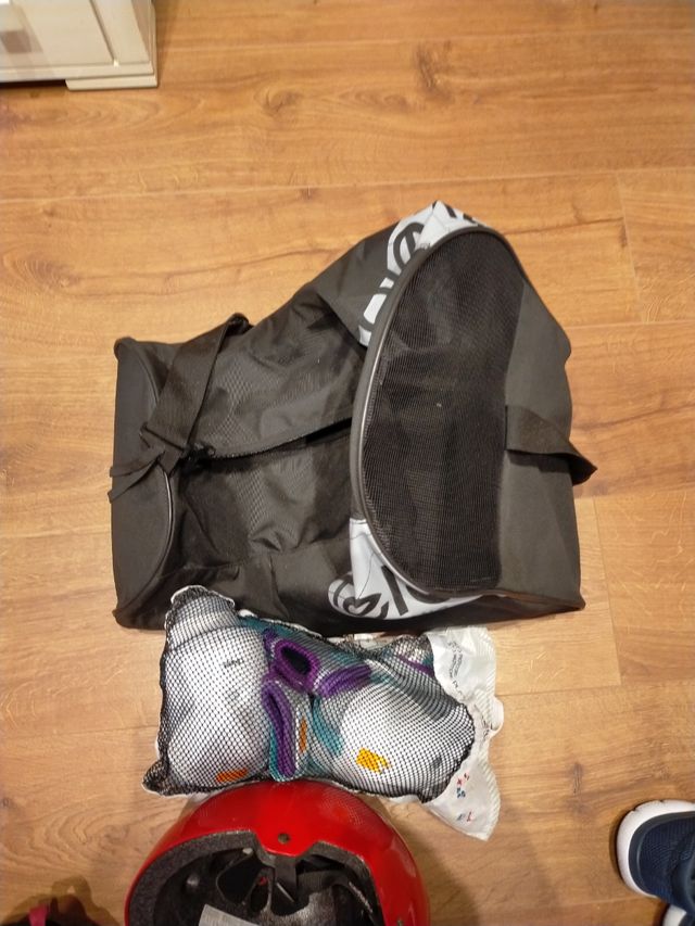 Patines del número 38 Oxelo: casco, bolsa, protecc