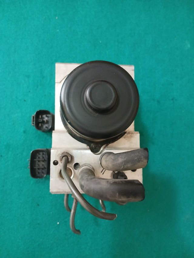 Módulo ABS Lexus IS200